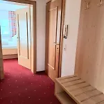 Bergkristall Apartament *